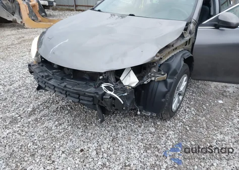 2015 Toyota Camry Le z USA, uszkodzony, nr VIN 4T1BF1FK4FU044036